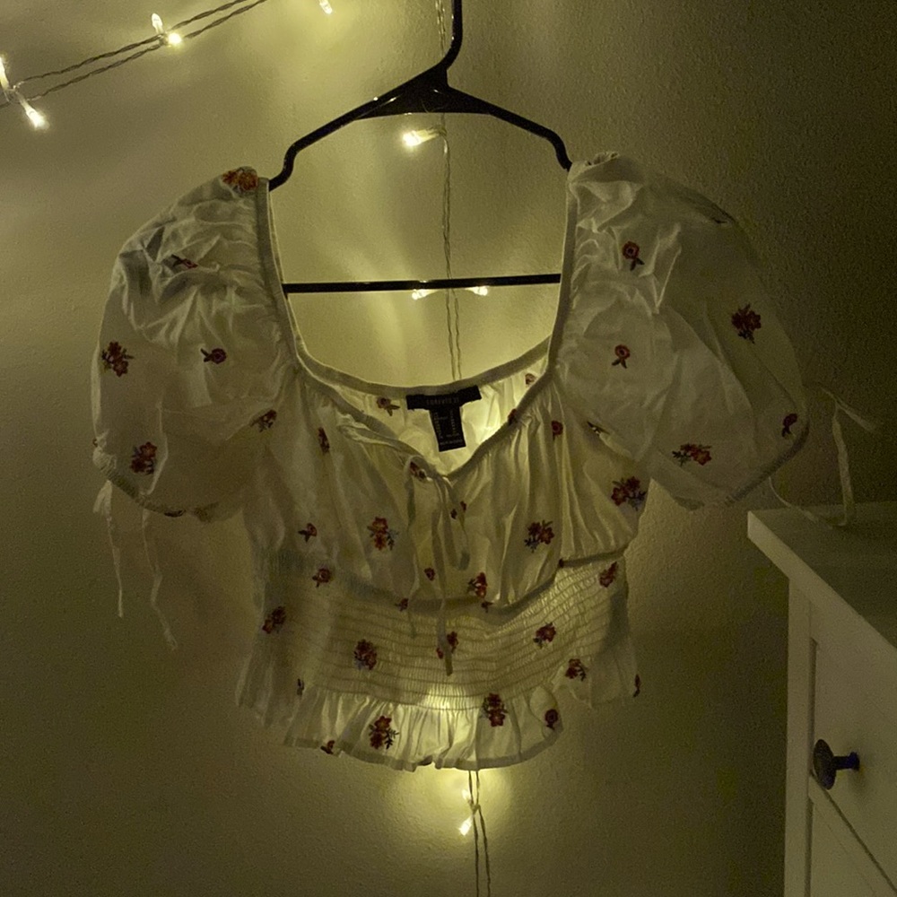 Puffer sleeved flower crop top